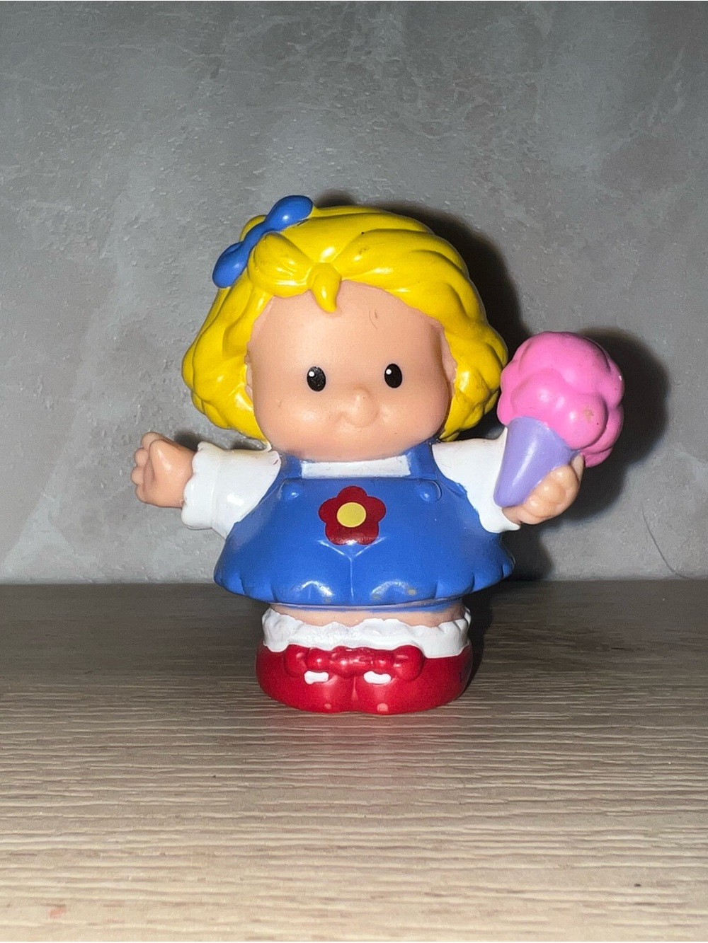 🍦 Vintage 2003 Fisher-Price Little People Sarah Lynn Ice Cream Figure | 3/$20